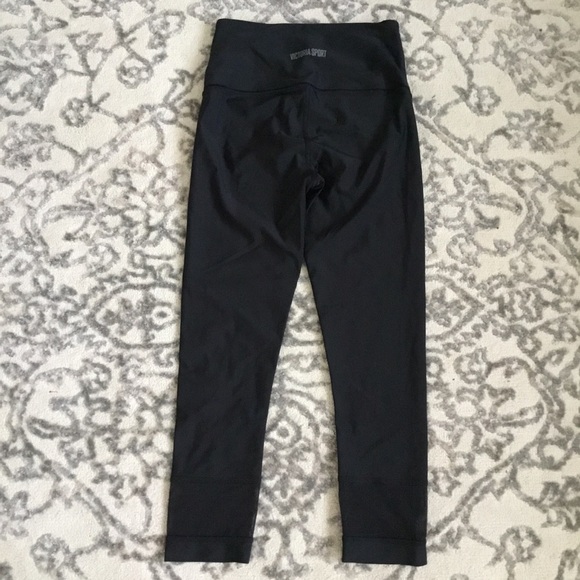 Victoria’s Secret Knockout Cropped Leggings XS - Picture 3 of 4